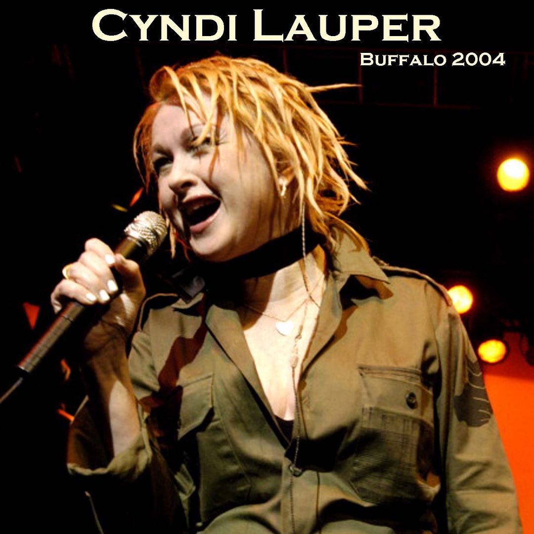 photo Cyndi Lauper-Buffalo 2004 front_zpsucuiqny4.jpg