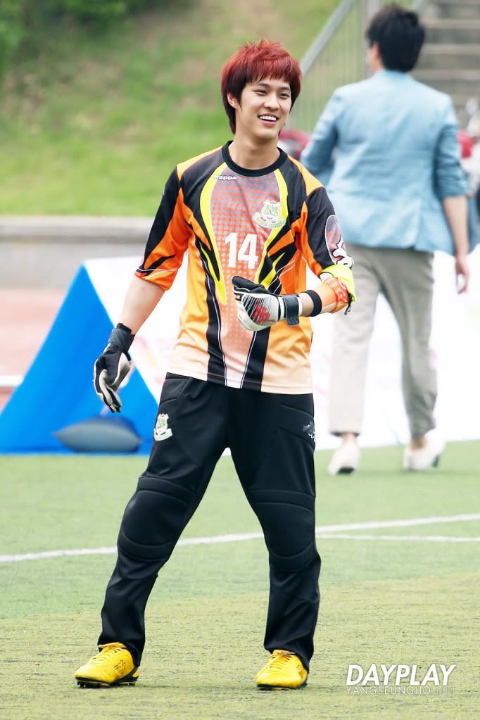 Seungho - Idol United Pictures, Images and Photos