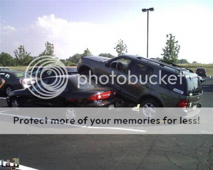 28   ! Collection-of-Funny-Parking-Fails_6.jpg
