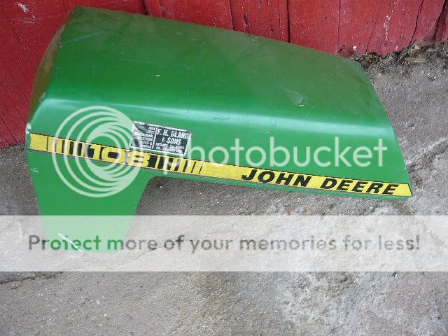 JOHN DEERE 108, 111,116 HOOD  